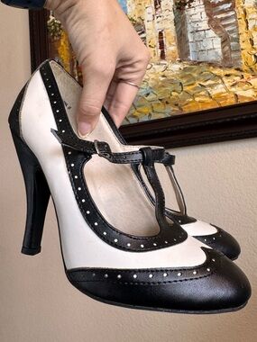 Vintage Black White Dolce Heels T Strap Mary Jane Shoes 6